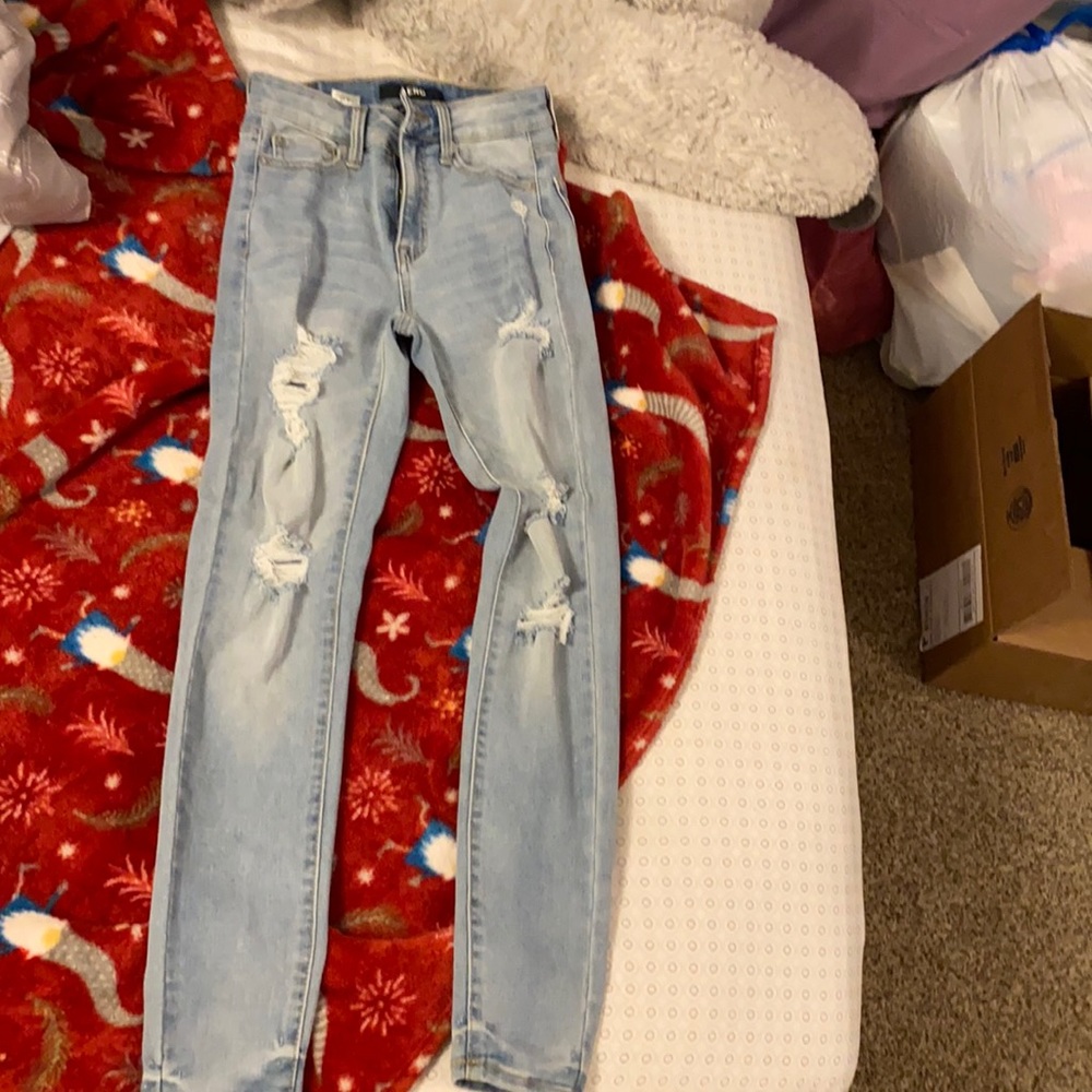 Light blue, ripped skinny jeans